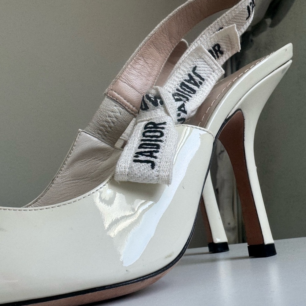 Christian Dior J’Adior Slingback Pumps Size 39 | Cream Patent Leather - Picture 4 of 10
